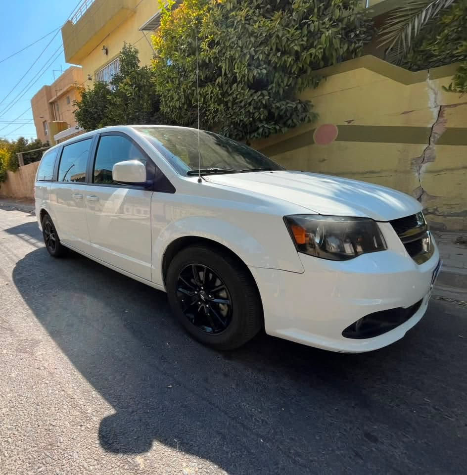 DODGE GRAND CARAVAN  🇺🇲
2019 GT

رقم شمالي سليمانية  

اعلى فئة GT

فول مواصفات وارد امريكي

محرك 6 سلندر 3600 

باب كهربائي صندوق كهربائي كراسي كهربائي

تحكمات ستيرن مثبت سرعة

كامرة خلفية وشاشة بلادي قلاب 

تشغيل عن بعد 

نظام ايكو لتقليل صرف البنزين 

تبريد مركزي 3 قطع  

دواخل جدا نظيفة كشنات جلد كامل 

7 راكب كراسي سياحي منفصل بلع 

الدوسات دوشمة خاصة جلد 

مكينة وكير بلاد (غير مفتوح)

سيارة باسمي تحويل مباشر 

سيارة مال بيت استخدام قليل جدا 

ماشية 66.000 ميل 

الضرر بسيط مصلح بدون تبديل  وبدون ايرباك 
 
بيها بطاقة بنزين

📍العنوان: كركوك 

*********** ☎️

للاستفسار عن السعر ارسال رسالة على الواتساب  فقط
