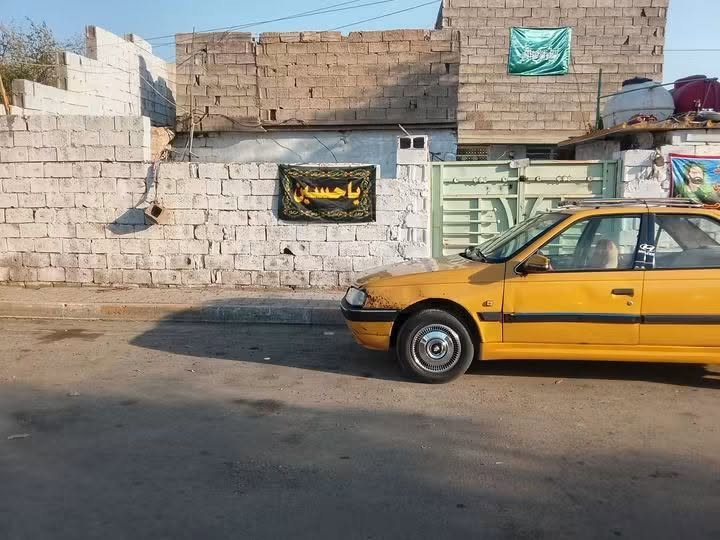 سلام عليكم بيت تجاوز البيع مكان بغداد الحسينيه الراشديه مسقط شارع عمارة المصري يحتوي على ستقبال كبير وغرفت نوم وحولي وملحقاته غرفه نوم طابق ثاني نقص سقف مساحه 200 متر سعر 15 مليون ستفسار تصل على رقم *********** ملاحظه بيت كله مسلح صب
