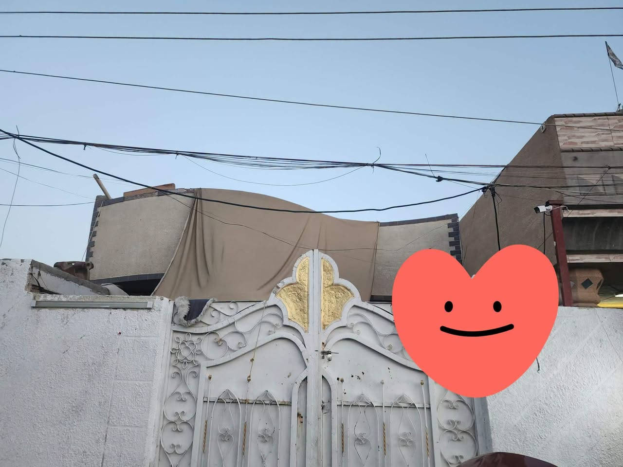 بيت للبيع طابو ملك صرف مسلح قاط مساحة 150متر 7500×20بغداد التاجي الحماميات قريب ماركة علوش غرفتين واستقبال وصالة وحولى ومطبخ وصحيات داخلية خارجية وستارة وبيتونة بناء طابوق حديث كاشي واسيراميك جاهز تم الرد خاص ***********
