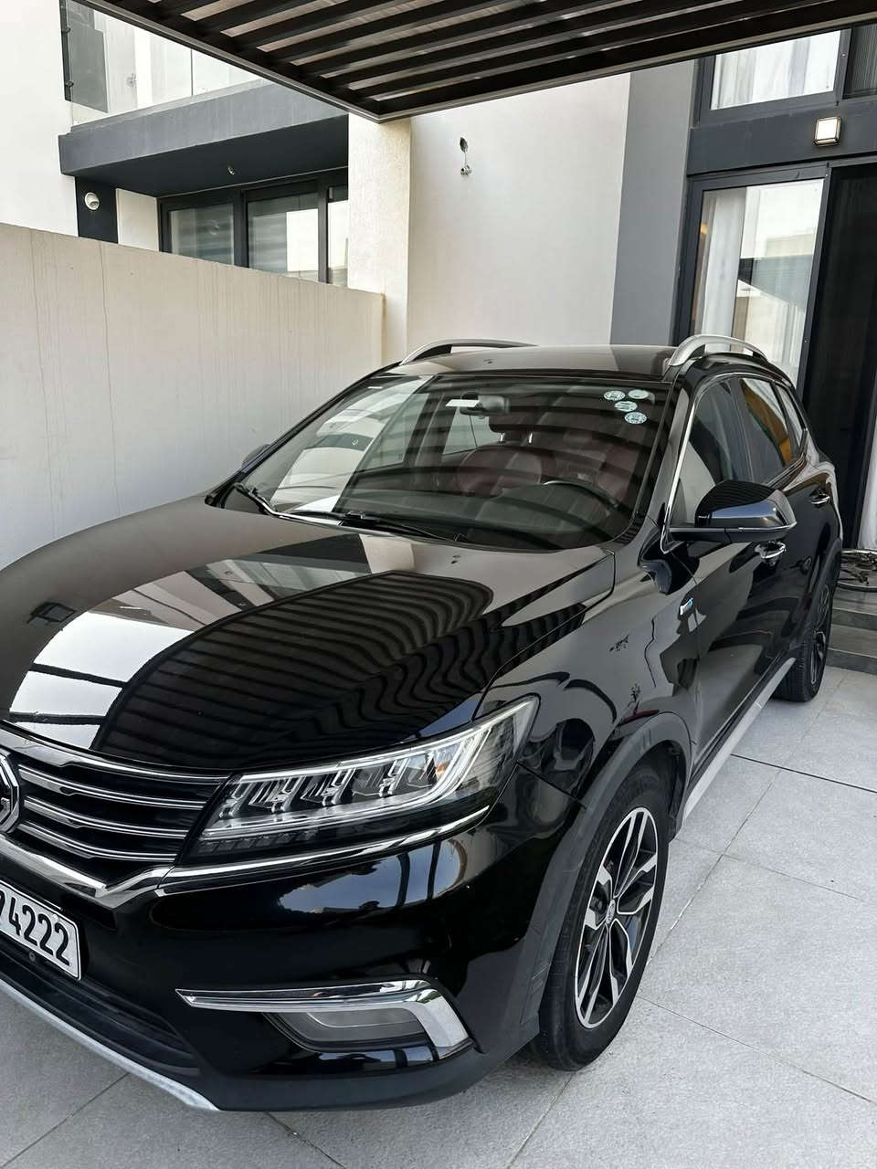 MG,RX5
فول مواصفات 
1.5T
ضمان في الشركه 
ماشيه 111،000كيلو 
115$ بيها مجال 
3باب وجاملغ اليمين تبديل من الشركه والباب الخلفي صبغ 
***********
