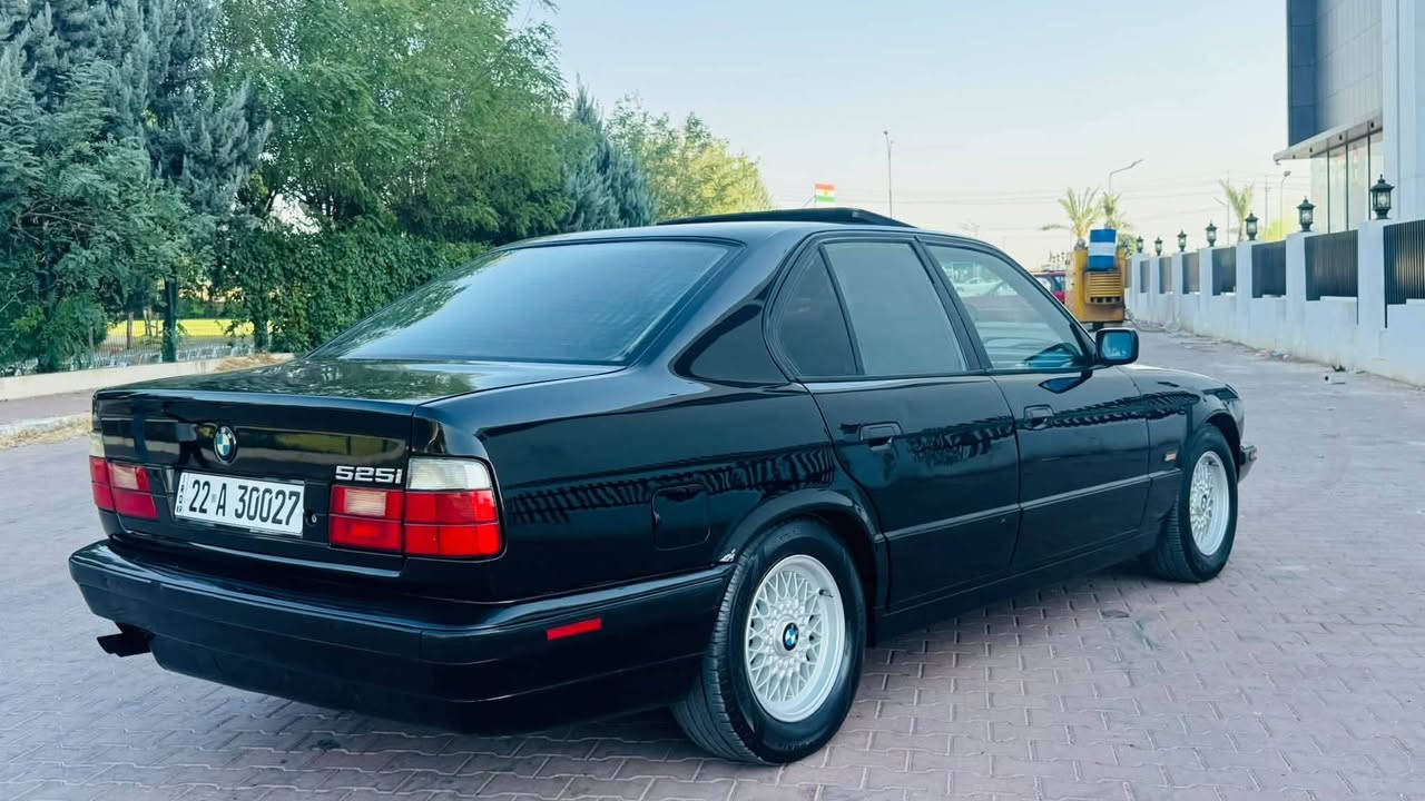 موديل 1992
اصل 525بلادي
محرك كبس 
سياره رقم اربيل ب اسمي
رقم سنوي فحس هزه كلهه جديد لحد2032
مواصفات فول فول 1/1
سياره احله من الصوره
سلايد كهرباي 
اربع جامات كهرباي شغال
دكمه Sشغال
قفل سنكري
تبريد
بيجم عريض
ABS
اربع تايرات جديد
سياره مصبوغه عام لل جماليه
اترايهه ل زاخو الي فاو 
تحويل او وكاله نفس اليوم
سعر 42 $
***********
واتساب فايبه ر موجود
