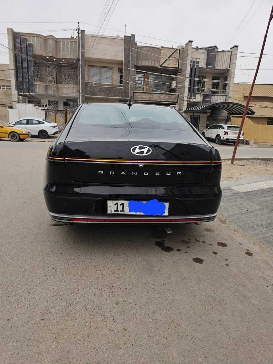 السلام عليكم ازيرة موديل٢٤ فول ماعدا الفتحة بانزين اصلي٤ سلندر رقم بغداد بسمي السعر١٨٠ وبيهة مجال هاتف *********** وبي واتساب
