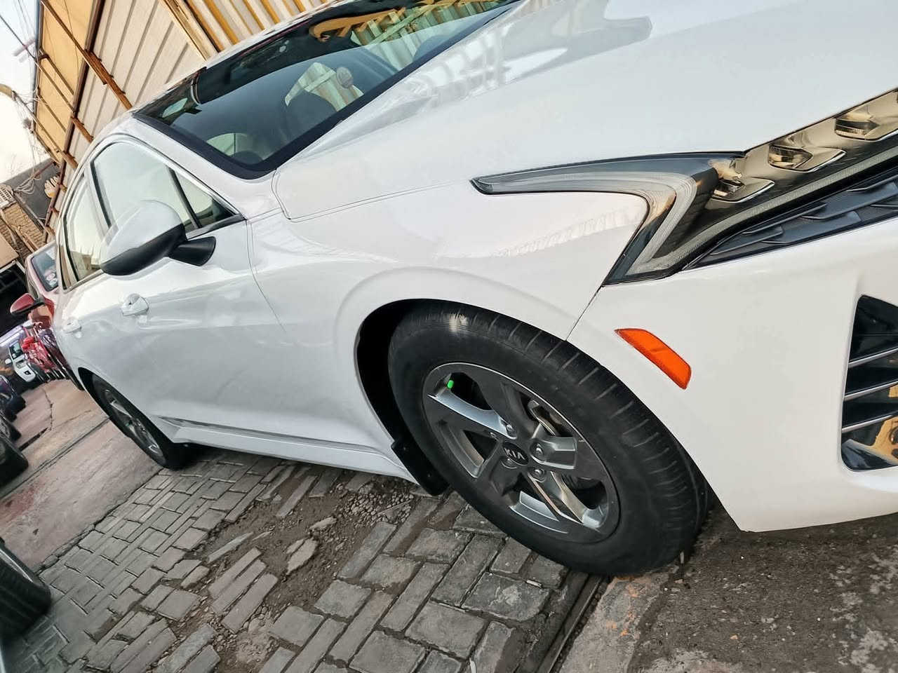 ..السلام عليكم 
كي فايف 
موديل 21
بيه 3قطع  تبديل فقط
بدون دوخل نظيفه سياره 
رقم ربيل شكل جديد نكليزي 
تحويل ثاني يوم 
كير محرك تبريد مكينه كفاله عامه 
تخم تاير شواصي مكفولات بلادي 
تبريد ثلج 
سعار سياره 136بي مجال شي بسيط 
العنوان بغداد الجديده 
نتصل تدلل 
***********
