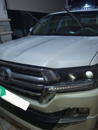 لاندكروزر • ٢٠١٢ • محدثة ٢٠٢١