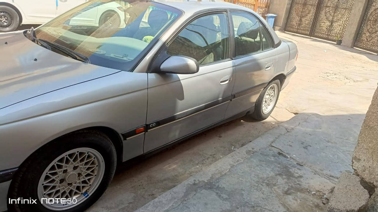 السلام عليكم 
اوبل بزون موديل 94 مكينة وكير بطة 3000 مصبوغة عام تبريد صدرهة نص عمر  سعرها 45 وبيهة مجال عنوان بغداد الشعلة حي الجوادين
للاستفسار ***********
