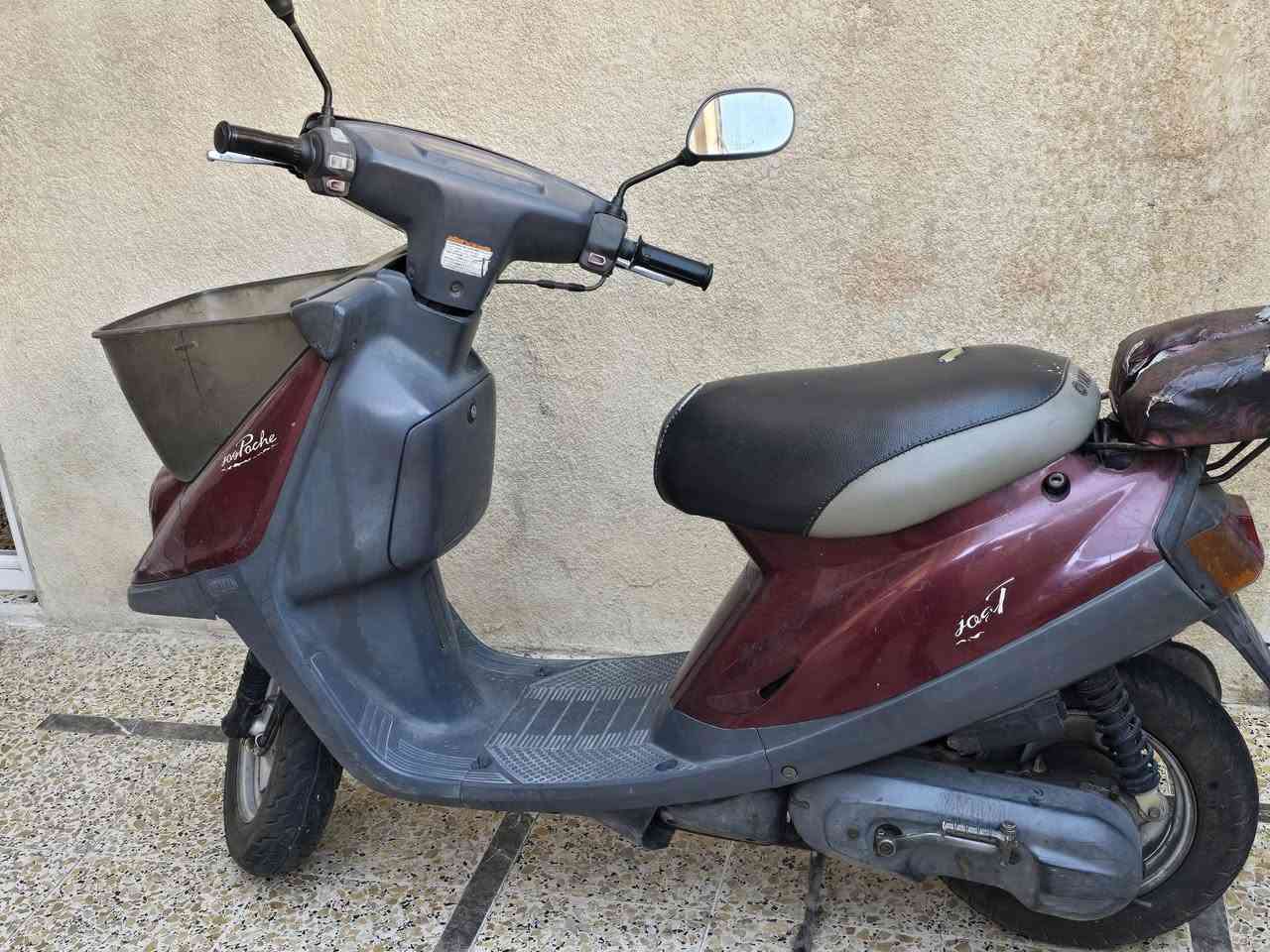 متاح 
بزون ابو سلة شرط كلو شغال شاصي شرط مكينة 
سعر 300 وبي مجال قليل ***********
