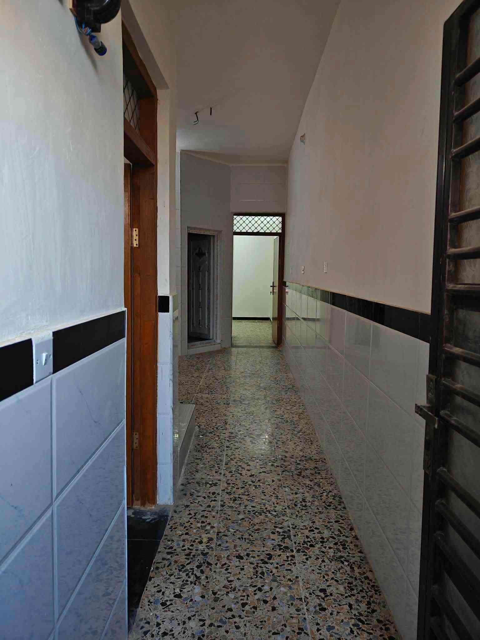 دار سكني • حي الجامعة • ١٠٠م