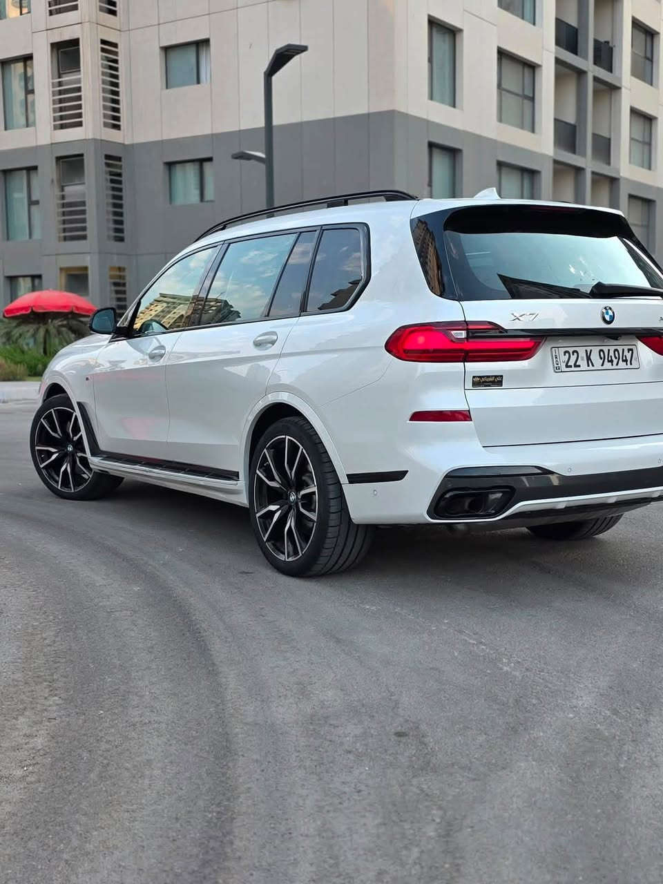 السلام عليكم 
للبيع 
BMW X7 xDrive50i V8
M Sport Package
وكالة العروش ضمان  مكفوله من الضربه والصبغ فقط بارد بل باب الخلفي 
الموديل  2019 
سبعه راكب داخل قرميدي تبريد كشنات +مساج كشنات 
تبريد تسخين اكواب 
المحرك: 4.4L V8 Twin Turbo
القوة: 456 HP
دفع رباعي xDrive
بنوراما 
سماعات هارمن كاردن 
كاميرات 360 
* حساسات أمامية وخلفية
ستيرن كهرباء 
داتا شو 
السياره داخله ادامه يم منتضر اوتو 
تخم تايرات جديد 
وهوايه بيها مواصفات متخلص 
رقم اربيل ب اسمي
مكان السياره بغداد 
‭-(***********‬)-
