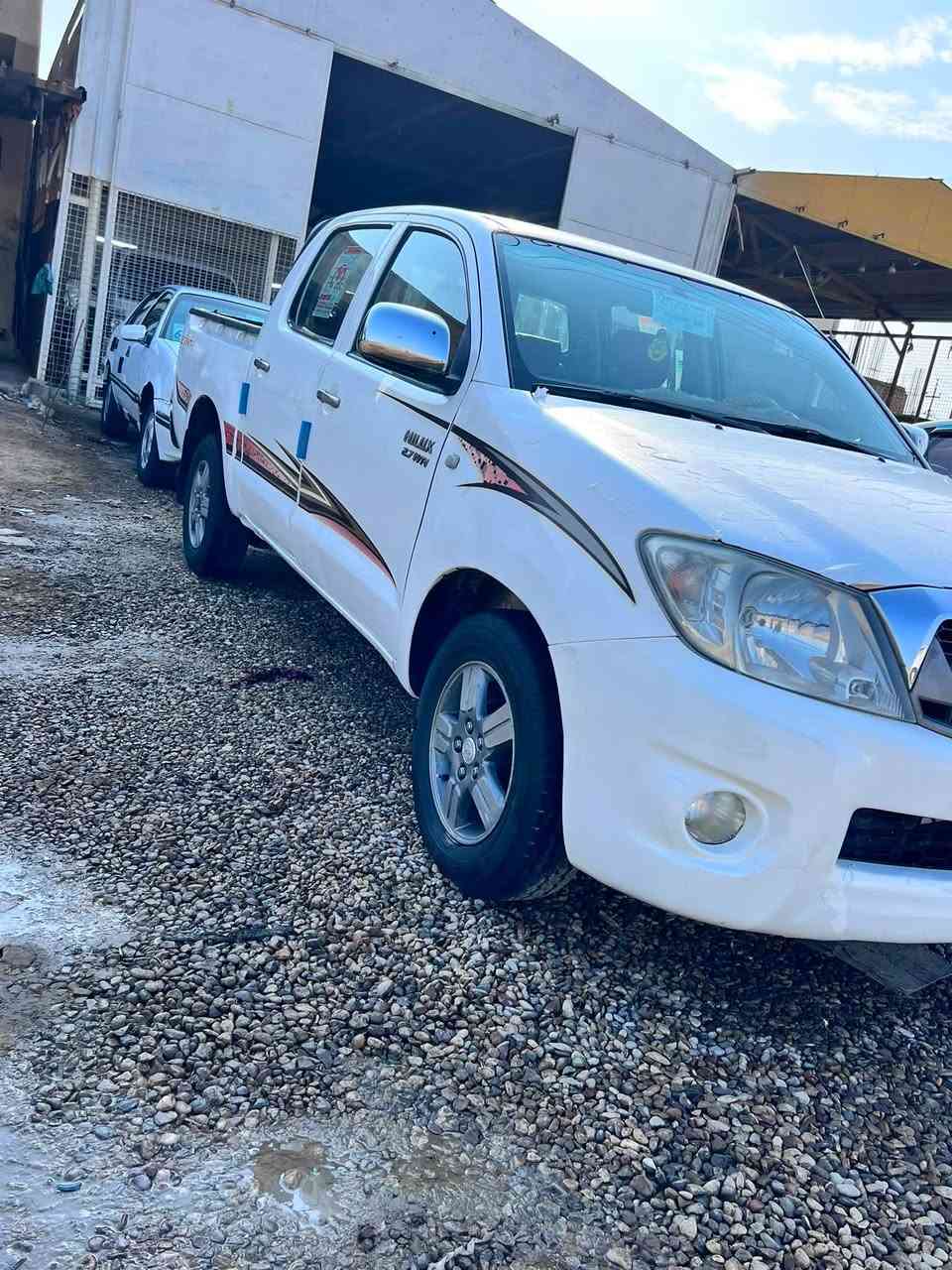 موديل ٢٠٠٩ • ما عليها صبغ • رقم بغداد