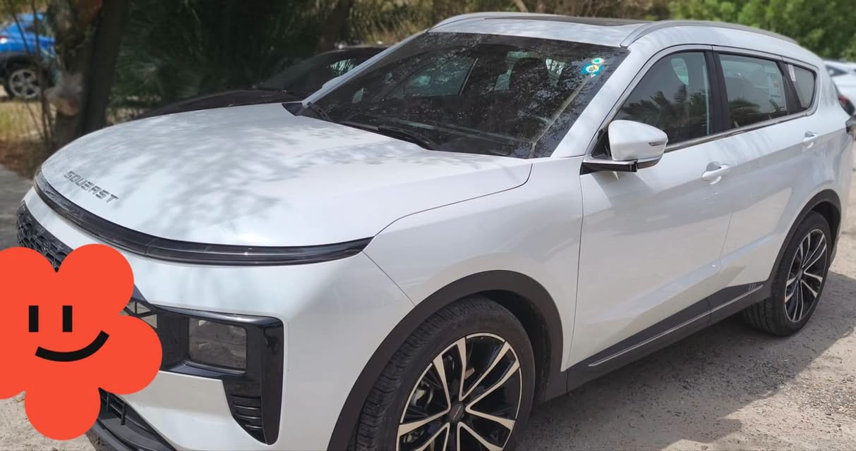 سوئيست S07 Luxury 2026

أعلى فئة Luxury
وارد خليجي
7 راكب
لون أبيض
مرقمة بغداد
بحالة الوكالة
ماشية 3,300 كم
العداد 2,500 كم
ضمان السيارة شركة هارلم

المحرك والأداء: 4 سلندر 1.5L تيربو
قوة 197 حصان
عزم 290 نيوتن.م
كير أوتوماتيك دبل كلتش 7 سرعات
استهلاك الوقود 8 لتر لكل 100 كم
ضمان أساسي 6 سنوات أو 200 ألف كم
ضمان المحرك 10 سنوات أو مليون كم للمالك الأول

المواصفات: ويلات 20 إنج
فتحة سقف بانوراما 1.1 متر
صندوق كهربائي
مثبت سرعة مع رادار تفاعلي
نظام قيادة شبه ذاتية
نظام كبح تلقائي للطوارئ
تحذير اصطدام أمامي وخلفي
كاميرات محيطية 540 درجة
حساسات أمامية وخلفية
شاشة وعدادات رقمية 24.6 إنج
نظام صوتي Sony بـ8 سماعات
Apple CarPlay وAndroid Auto لاسلكي
شاحن هاتف لاسلكي سريع
مقصورة جلد فاخر
مقعد السائق والراكب كهربائي ومبرد
ذاكرة لمقعد السائق
2 بصمات
دخول ذكي وتشغيل عن بعد
إغلاق الشبابيك وفتحة السقف عن بعد
شاشة تحكم المكيف لمس 9.7 إنج
تكييف ثلاثي المناطق مع تحكم منفصل للصف الثاني
نظام تنقية هواء PM2.5 مع فلتر N95
مسند وسط مع ثلاجة
أنماط قيادة Eco – Sport – Normal
Paddle Shifter
Autohold
مساعد نزول المنحدرات
مساعد صعود المرتفعات
مراقبة ضغط الإطارات
ABS
ESC
مرايات كهربائية قابلة للطي ومدفئة مع خاصية التعتيم
ماسحات أمامية بحساس مطر
إضاءة LED أمامية وخلفية أوتوماتيكية
LED نهاري
تكييف تلقائي للضوء العالي
إضاءة محيطية متعددة الألوان
إنارة ترحيبية وعتبات أبواب مضيئة
6 وسائد هوائية
وباقي مواصفات أعلى فئة

السيارة فئة قليلة جداً بالسوق

مكان السيارة: بغداد – السيدية

🔴 السعر 💵 علق يوصلك السعر 📮
***********

#سوئيست_S07 #S07_Luxury #سيارات_العراق #Iraq_cars_kd
