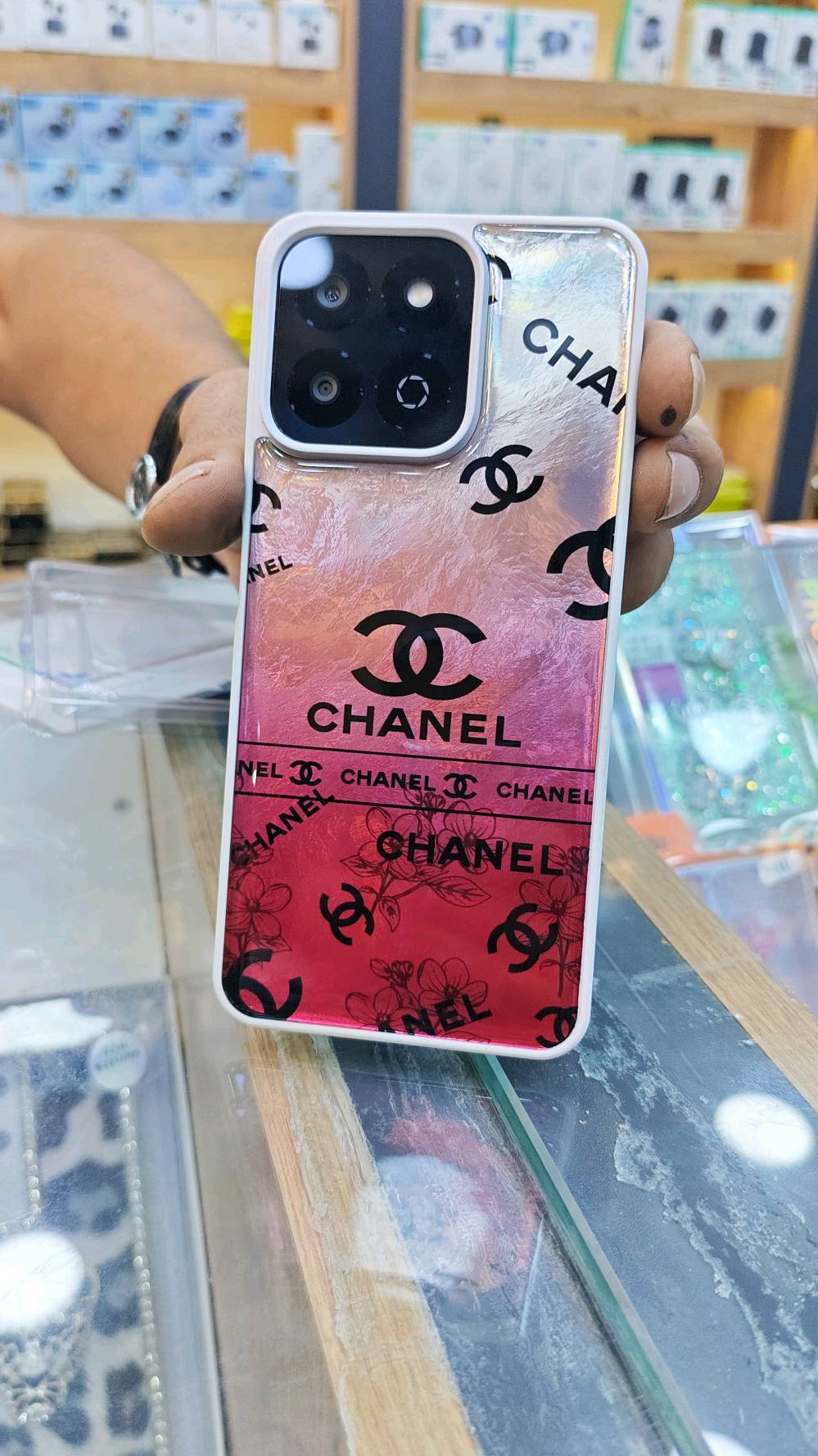 HonooR x7c
مستعمل يومين اخو الجديد
رايدة ب 2٥٠٠٠٠
تلفون هونر X7c: شنو السعة بالضبط 128 لو 256؟ وكم رام؟: 
256 رام 8
وين موقعك/المحافظة حتى المشتري يعرف وين يراجعك؟: 
بغداد الكريعات 
هل الجهاز عليه أي خدوش أو عطل أو تبديل شي، لو فعلاً مثل الجديد 100%؟: 
مستعمل نظيف 100/100
عده كفالة/ضمان أو أغراضه كاملة ويا الصندوق والشاحن لو لا؟: 
شاحنة وكفر وشاشة حماية
