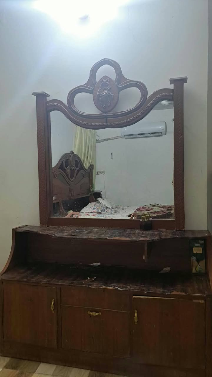 السلام عليكم
غرفه اخشاب صاج 
كامله عوزها ترتيبات/ السعر 250 وبيها مجال 
المكان العمارة / ابو رمانة
للاستفسار /***********
