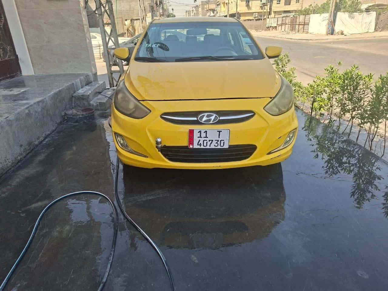 للبيع سيارة اكسنت ٢٠١٥ أمريكي
محرك جي دي اي نضيف 
تبريد شغال سيارة بسمي تحويل مباشر 
رقم بغداد  السياره حلوه ونضيفه 
حادث الجنطه وراجع نفسه سيارة ليبل واحد 
فقط مبدل جدر السبير السعر ٦٦مكاني بغداد 
*********** سونار موجود صور الحادث هم نشرتهن

نص مكتوب في الصور:
- أفحص شاصيها.. قبل لا تشتريها!
