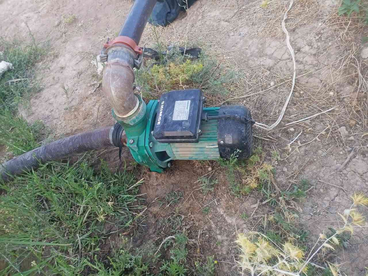 السلام عليكم
يوجد موطور كهربائي للبيع 
 نضافه فول جدام العين بس شغل 
 سحب 2ونص /دفع 2ونص///معه صونده طول 3 امتار 
السعر 325 وبي مجال/ المكان قريه العباس والنجفيه 
الخاص مفتوح/للتواصل ***********

