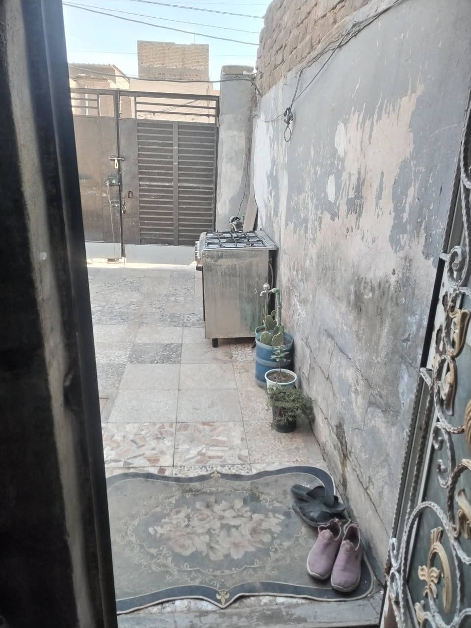 بيت للبيع ١٠٠ متر عسكري الكبل  ***********
