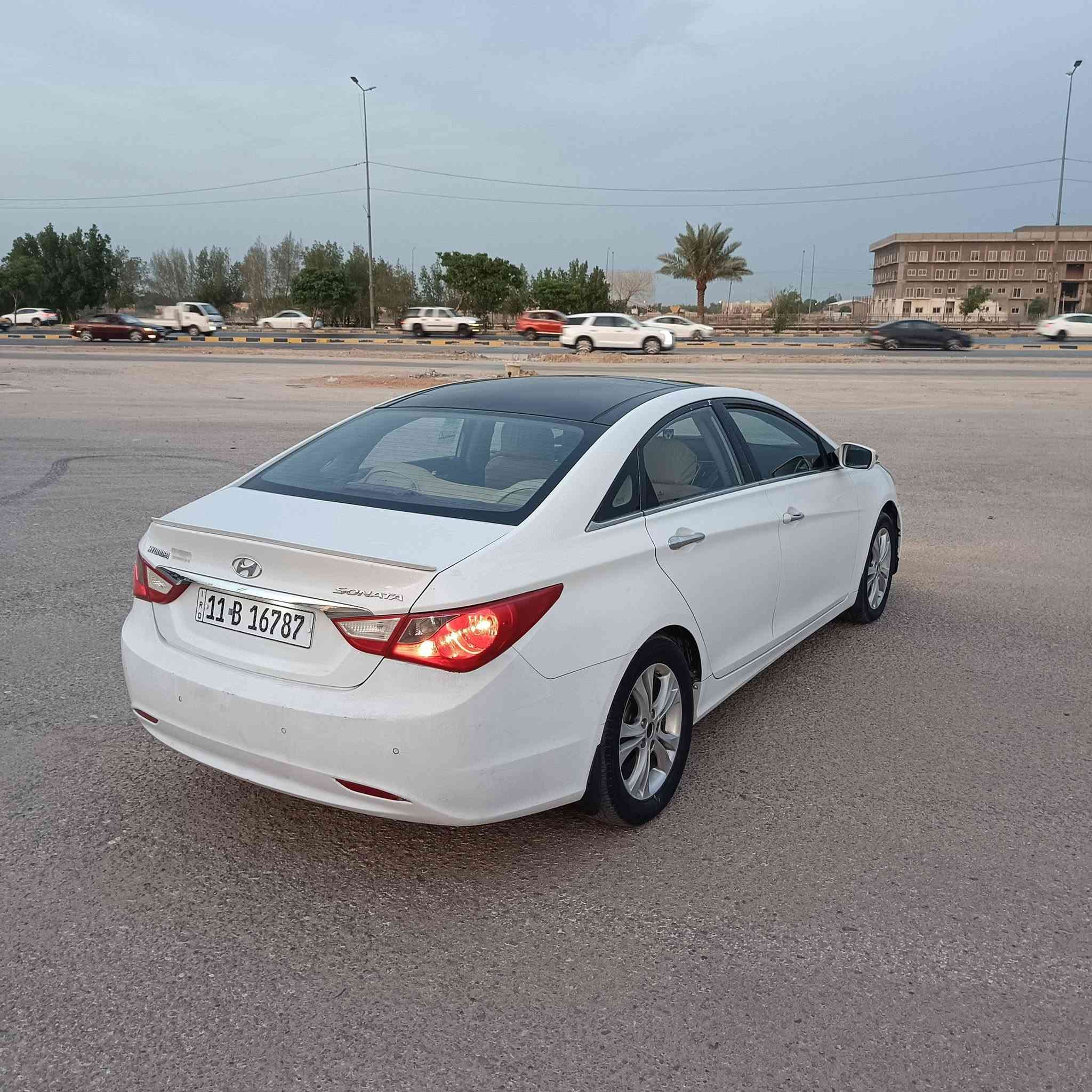 السلام عليكم
للبيع سيارة
سوناتا ٢٠١١ مضلع
وارد خليجي 
بيها قطعتين بابين مبدلات وداير بطش فقط
للاستفسار اتصل برقم ***********
