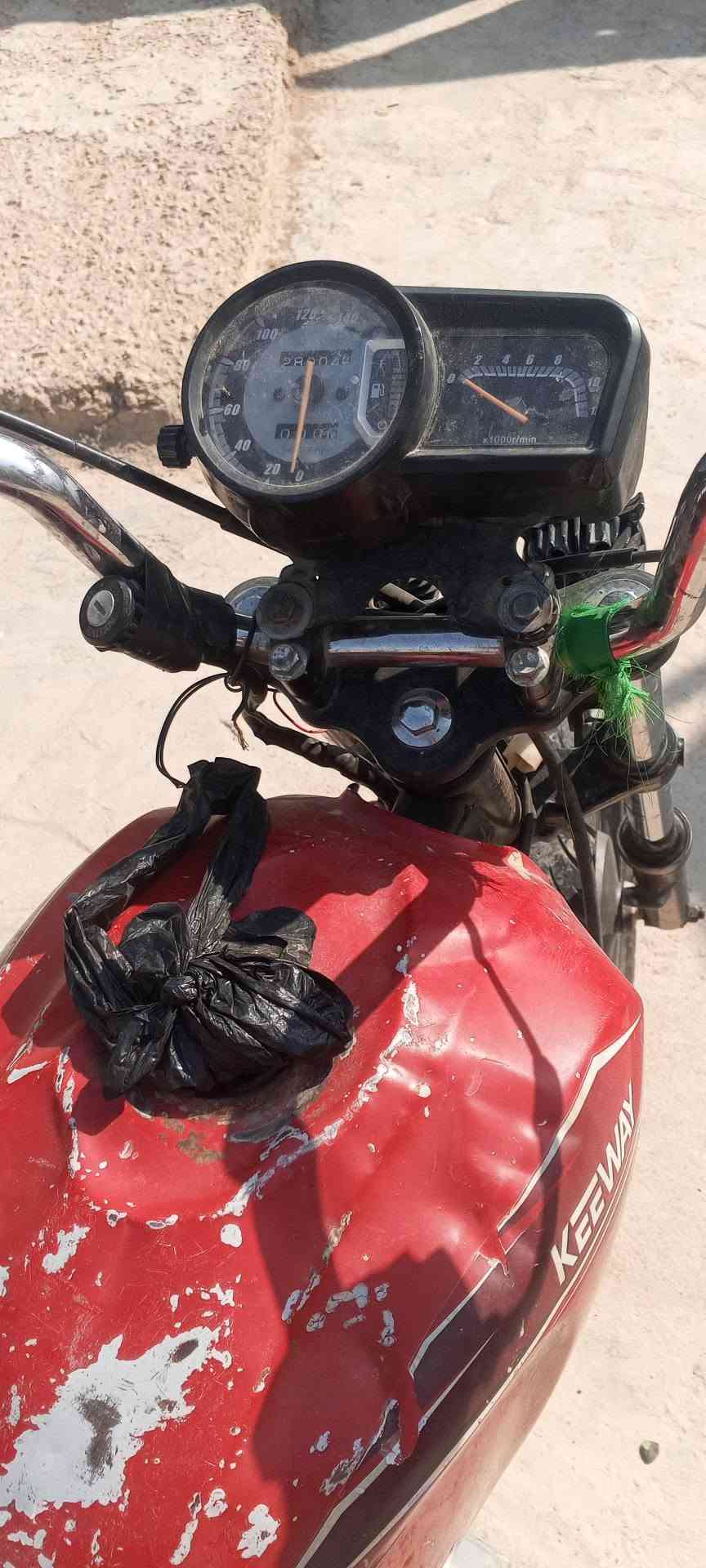 دراجه محرك ستوته نظيف 
تواير ويل كب دراجه مشيه حلو 
وراق سعره 350عنوان كوت شارع نفط 
***********مامتواجد فيس
