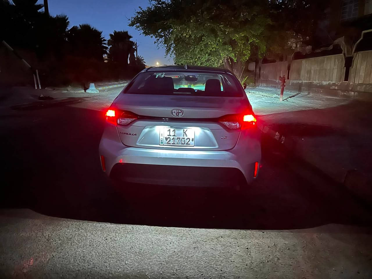 🚗 للبيع | كورولا 2025 وارد أمريكي | LE
✨ السيارة بحالة الوكالة وماشية فقط 6000 مايل، ومسجلة باسمي.

ملاحظات الشاصي:

- البنيد (الرفرف الأمامي) مصبوغ بلادي  (لم يتم تبديله نفسه مصلح) 
- الجاملغ الخلفي مصبوغ اليمين
- الجاملغ الأمامي اليمين بيه بارد بسيط
- خشم الشاصي جهة اليمين مصلح تصليح بسيط جدًا.
- الصور الخاصة بالحادث مرفقة مع المنشور بكل شفافية.

الميكانيك:

- التبريد مشحون غاز حديثًا والتبريد ثلج.
- السيارة لا تحتاج أي مصروف، وجاهزة للاستخدام. علما ان السياره من امريكا تعمل وتسير

المواصفات (LE):
✅ شاشة كبيرة تدعم Apple CarPlay وAndroid Auto.
✅ نظام صوت ممتاز.
✅ مرايا أوتوماتيكية كهربائية.
✅ أوتو لايت.
✅ إنارة LED مع هاي بيم أوتوماتيك.
✅ زينون.
✅ رادار أمامي وخلفي.
✅ مانع اصطدام.
✅ أوتو بريك أمامي وخلفي.
✅ كاميرا دواره مال ٢٠٢٥ بلاديه 
✅ مثبت سرعة ذكي مع القيادة شبه الذاتية.
✅ نظام المحافظة على المسار والتنبيه عند الخروج عنه.
✅ كاميرا ورادار مدمجان في الزجاج الأمامي.
✅ 10 وسائد هوائية (Airbags) جميعها سليمة.
✅ مانع انزلاق.
✅ وضع ECO.
✅ مناخ منفصل.
✅ تبريد ممتاز.
✅ داخلية مخمل.
✅ زجاج بلادي.
✅ ISOFIX لمقاعد الأطفال.
✅ شواحن أمامية وخلفية Type-C.

🚘 السيارة ما زالت بحالة الشركة ونظيفة جدًا.

💰 السعر: 24,250,000 دينار عراقي فقط
(أربعة وعشرون مليونًا ومائتان وخمسون ألف دينار)
السعر قابل للتفاوض للجادين فقط.

📸 صور الحادث مرفقة مع الإعلان لبيان كل التفاصيل بكل مصداقية.

📞 للاستفسار:
واتساب: ***********
واتساب: ***********

أبو جبل الخزعلي
