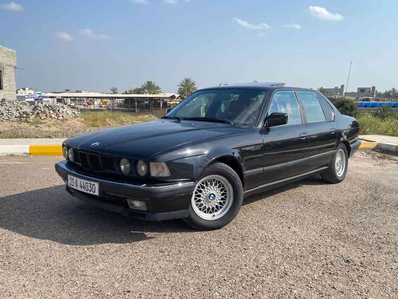 سلام عليكم 
BMW 730
 رقم بغداد دولي شرط التحويل. محرك بلاد + كير أوتوماتيك مكفولات منضومه تبريد جديده ثلج ❄️ 
حداديه امامي خلفي ويل كب خليه كهربائيات كلها شغاله 
غرفه جلد مشمشي كهرباء شغاله كيچات كلها شغاله 
سنتر لوك 4 جام كهرباء تصعيد الجام والسلايت بالسويج  صبغ جماليه بدون حادث 
( بيها منضومه غاز شغاله 100/100) 
مكاني سامراء سعر 60 بيها مجال للشراي 
***********
