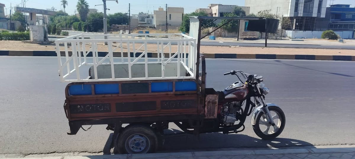 السلام عليكم ستوته للبيع موديل 15 شاصي شروط محرك 23 سعر 950 وبيها مجال رقم الهاتف***********
