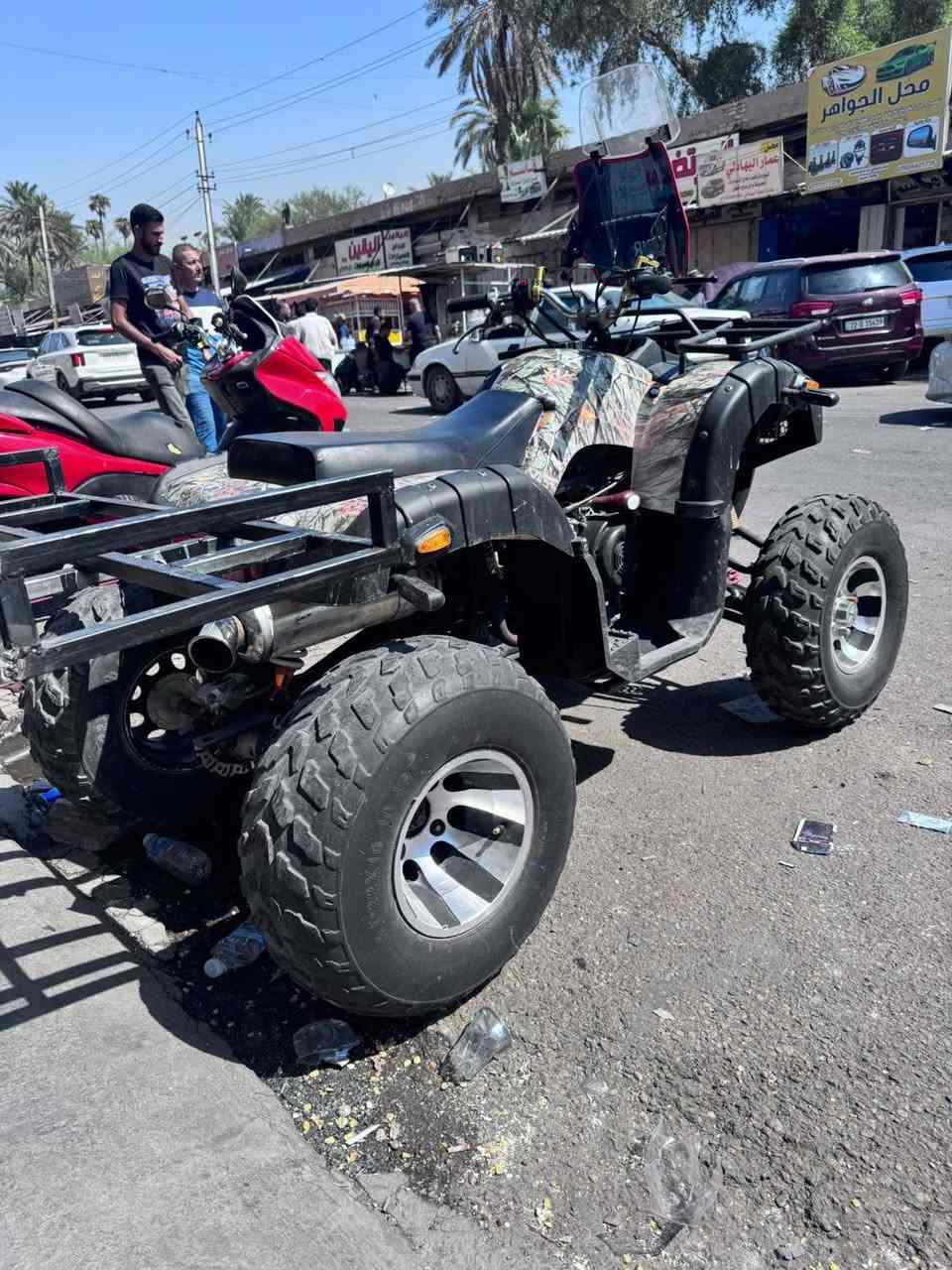 السلام عليكم دراجة رباعية 
حجم المكينة. 125cc
مكينة مكفولة شلعة وبطناش خير من اللة
عليها ترتيبات لايتات + نشرات 
الدراجة خير من اللة بوجهك تتونس بيها نكرة سلف
سعرها خاص فقط واتساب متوفر مازنجر محضور 
سكن بغداد ***********
