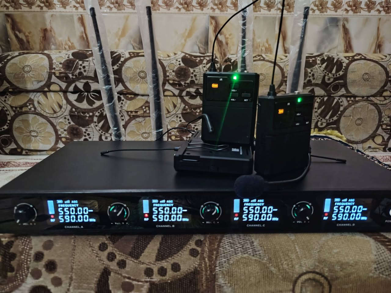 سلام عليكم شباب نك مايك نظيف جدآ اخو جديد استخدام قليل دفع صوت وكوالتي كلش حلو سعرة 100 الف قفل من الاخير بدون عملة إلي يفيدة خاص او اتصال على رقمي  ***********
