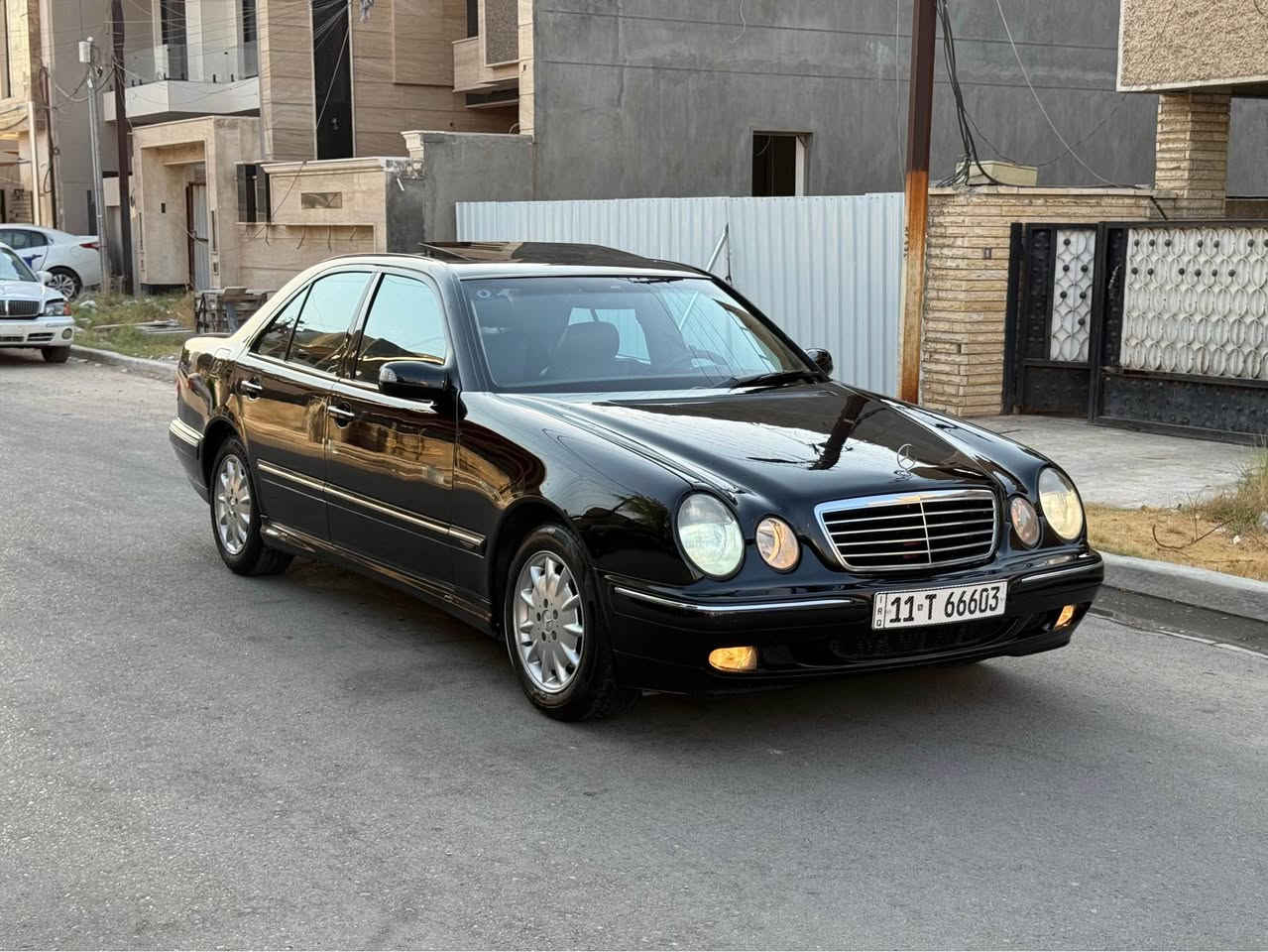 مرسيدس ام عيون E320 موديل 2000 اصل 
محرك V6 ،، السياره فول مواصفات فئه افنگارد
صبغ عام مكفوله من اي ضربه خفيفه او قويه ومكفوله من اي خياس او تعمير ،، السياره جاهزه من كل النواحي محرك وكير مكفولات صدر امامي خلفي جديد منظومه تبريد كامله جديده تخم تاير مع الباتري جديد ،، رقم بغداد دولي وبأسمي ،، المكان بغداد حي الخضراء 
السعر 105 ورقه 
*********** بغداد, العراق
