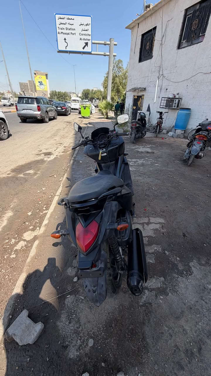 السعر مليون و خمسمية الف / العنوان البصرة قرب گراج المربد او شارع المحكمة / محل سيد معاذ الشرع 
*********** البصرة, العراق
