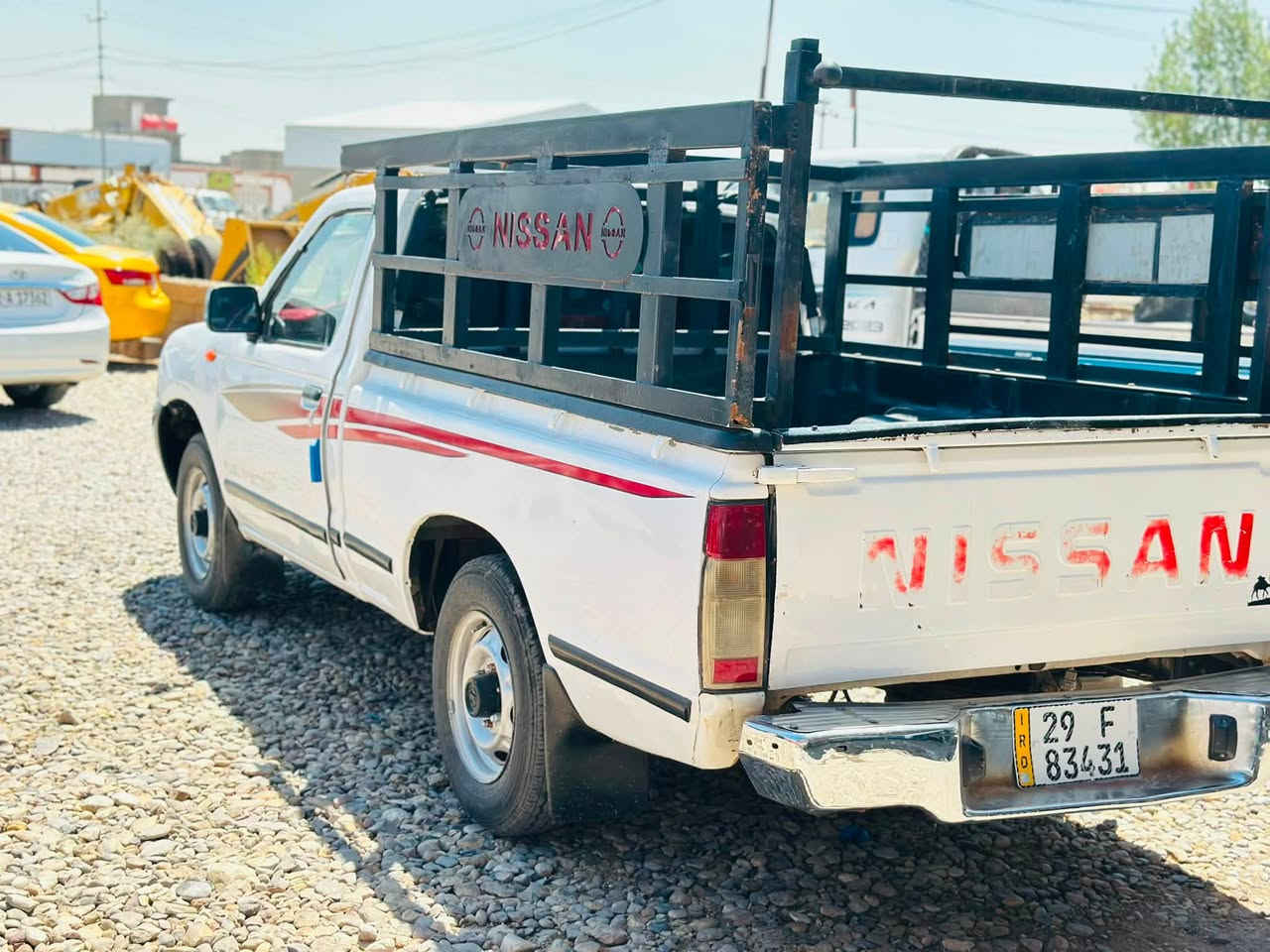 من رخصت الادمان المحترم نيسان تك قمارة سيارة جاهزة من كلشي تخم تياير
حدادية كير محرك لا تنقيص ولا بخار السيارة مصبوقة  رقم واسط دولي عام مكان السيارة واسط قضاء الزبيدية الستفسار اتصل ***********   ***********
