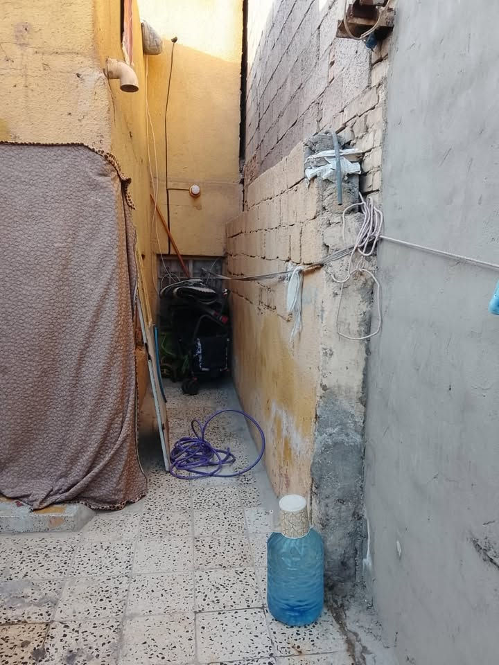 السلام عليكم اعادة نشر

عندي هذا البيت حي طارق القديم 

فرع ابو ياس 

المساحه 75 واقع حال 

حالياً البيت مؤجر 

سعر 20 وبي مجال بسيط 

هذا رقمي ***********

لان ممتواجد ع الفيس

