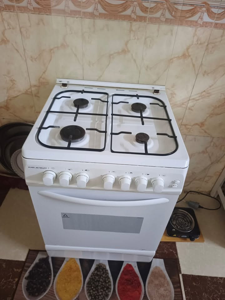 طباخ • مبردة • ثلاجة