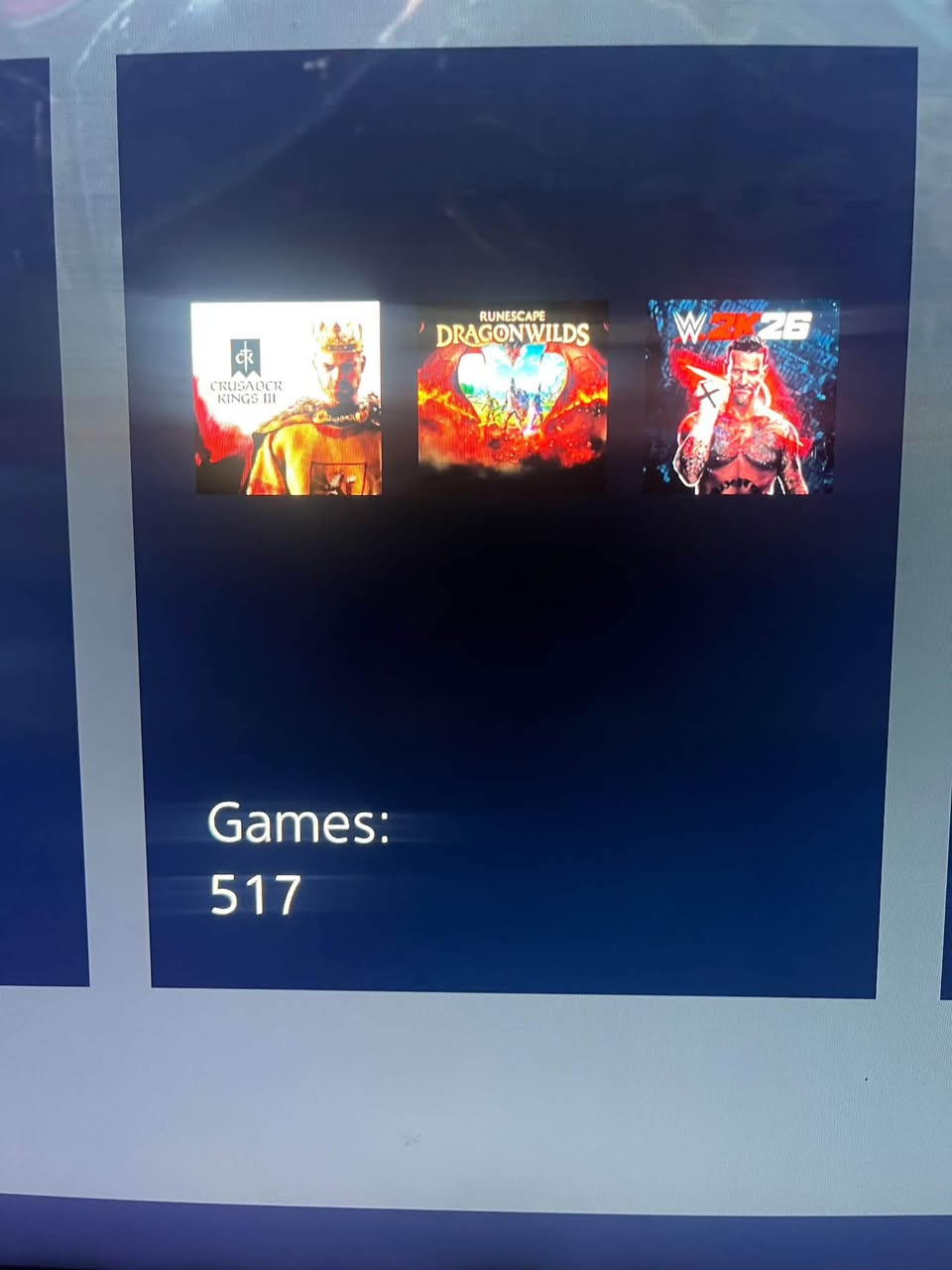 بلي ٥ فات نظيف 
800gb
جوستكين اصليات
حساب 517 لعبة
حساب فورتنايت من الجابتر الاول الموسم الثالث
لعبة Bloodborne مع الاضافات
ملحقات كاملة
السعر مليون وبيه مجال
***********

نص مكتوب في الصور:
- CRUSADER KINGS III RUNESCAPE DRAGONWILDS W 26 Games: 517