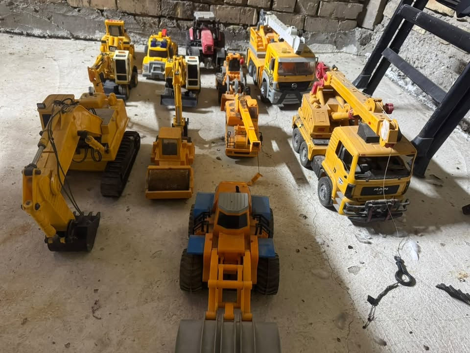 ١٧قطعة • أصليات • بغداد