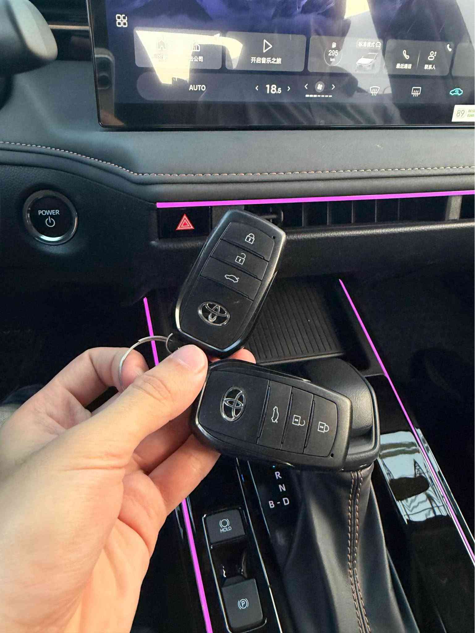 TOYOTA CROLLA
جۆر: تۆیۆتا کرۆلای صینی

مۆدێل:٢٠٢٦

ماوەی ڕۆیشتن: صفر [١٦٠کم]

دۆخ: کلین تایتڵ

جۆری بۆیاخ: بۆیاخ تەنک

نرخ: ١٧٩ وەرەقە قفڵ

تێبینی: تکایە بۆ خوار ١٧٩ وەرەقە تەلەفون مەکە لەگەڵ ڕێزدا

*********** السليمانية, العراق
