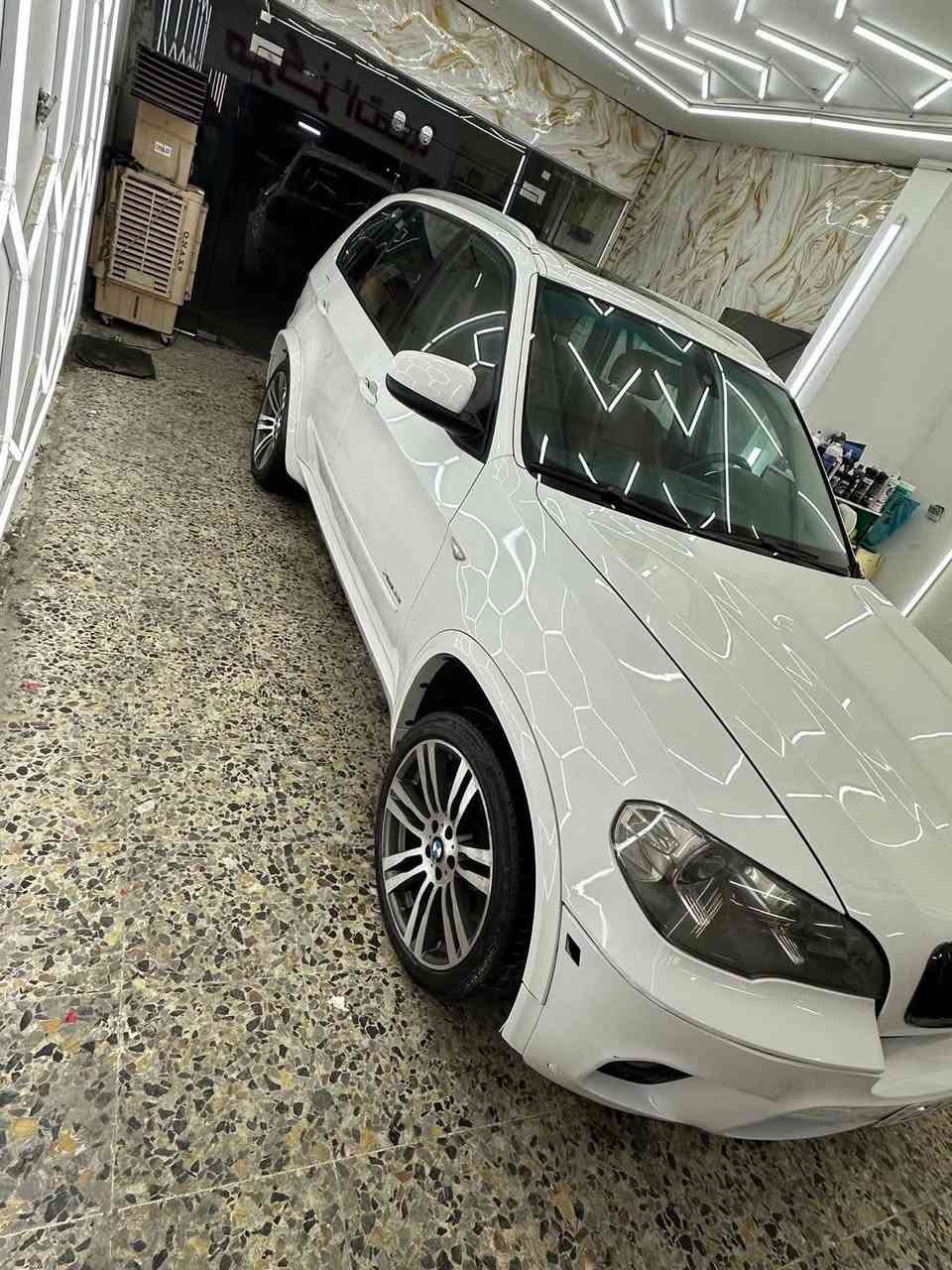 BMW X5 35i

٢٠١٣ موديل ✅

محرك ٦ سلندر ✅

٣٠٠٠ توين توربو ✅

فول مواصفات ✅

فتحة سقف بانوراما ✅
تدفئة تبريد ✅
شفتات بالستيرن ✅
ابواب شفط ✅
جنطة كهربائية ✅
دفع رباعي ✅
ناقل حركة اوتماتيك ٨ سرعات ✅
٣٠٠ حصان ✅
عزم الدوران ٤٠٠ نيوتن ✅
كاميرا ٣٦٠ درجة ✅
نضام ABS مانع انزلاق ✅
نضام تثبيت السرعة ✅
نضام الملاحة ✅

رقم اربيل تحويل ثاني يوم 

***********
