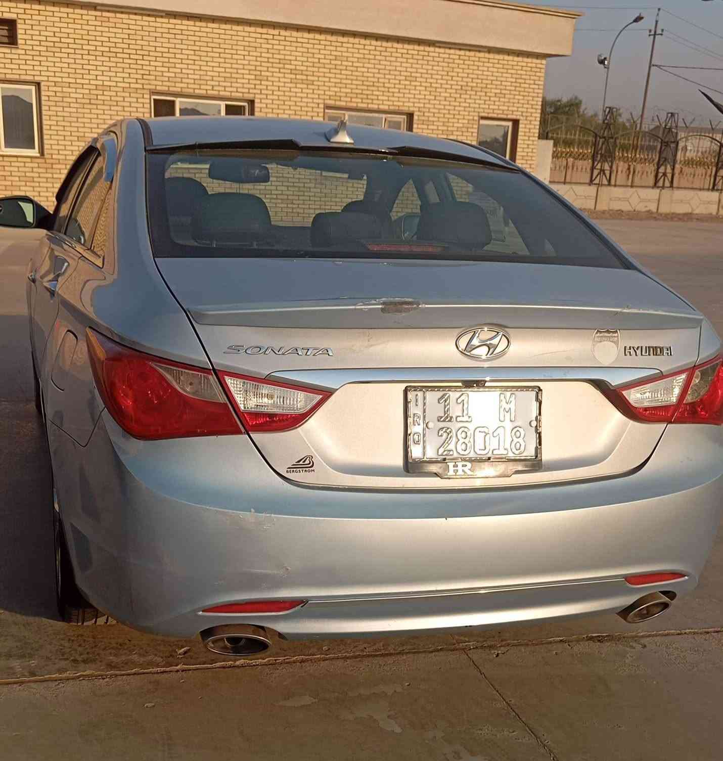 سوناتا وارد امريكي موديل 2013 لون أزرق غير محدد حادث قطعتين بيها بنيد وجاملغ ايسر السياره جاهزه زوج تايرات مع باتري جديد فول مواصفات فتحة بصمة تشغيل السعر 95 خير من الله. 
مكاني بغداد البياع حي المواصلات شارع الضغط الاستفسار الاتصال على الرقم *********** بغداد, العراق
