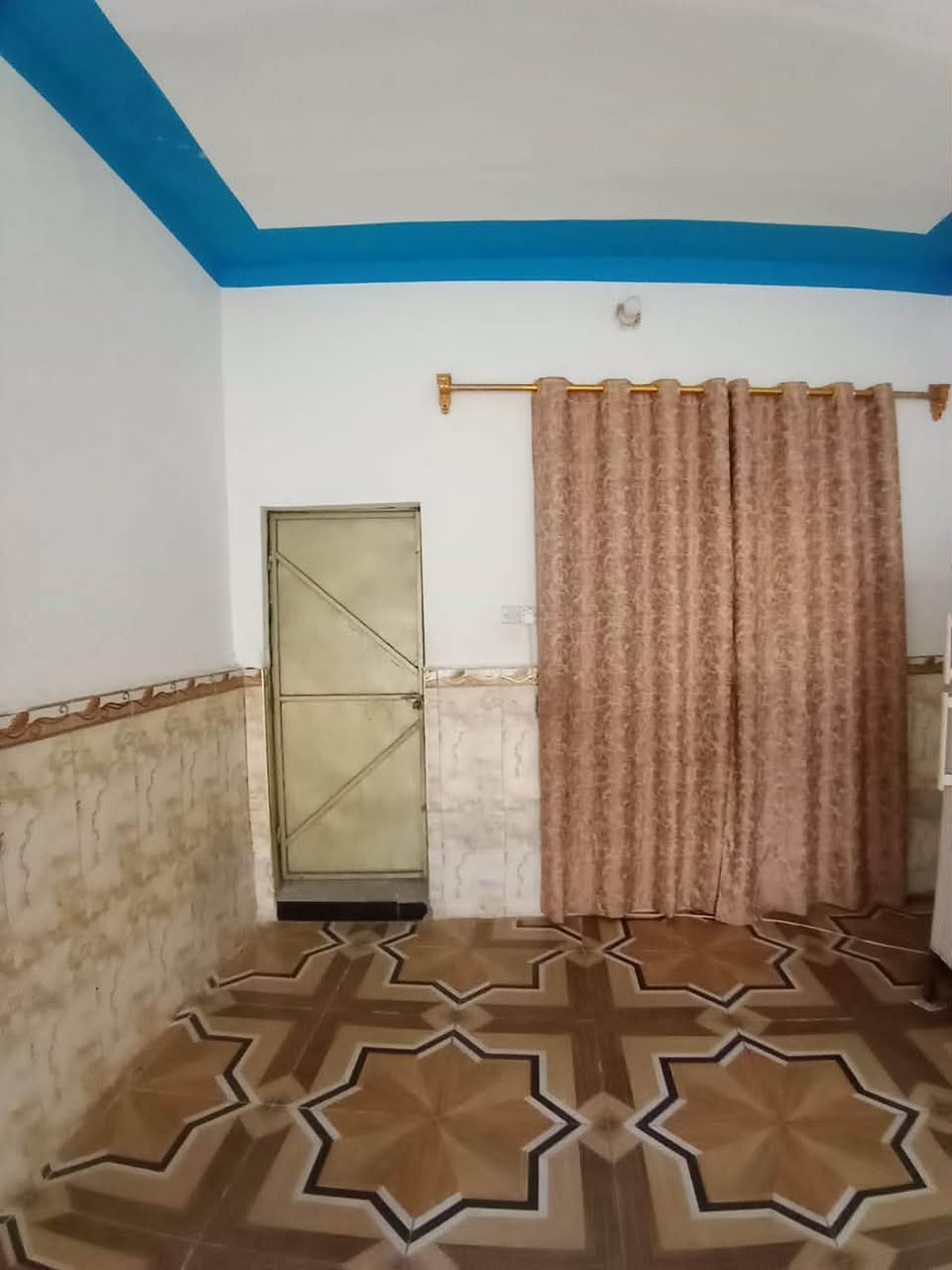 حي الكوثر قرب الملعب • ١٩٠م • جاهز للسكن