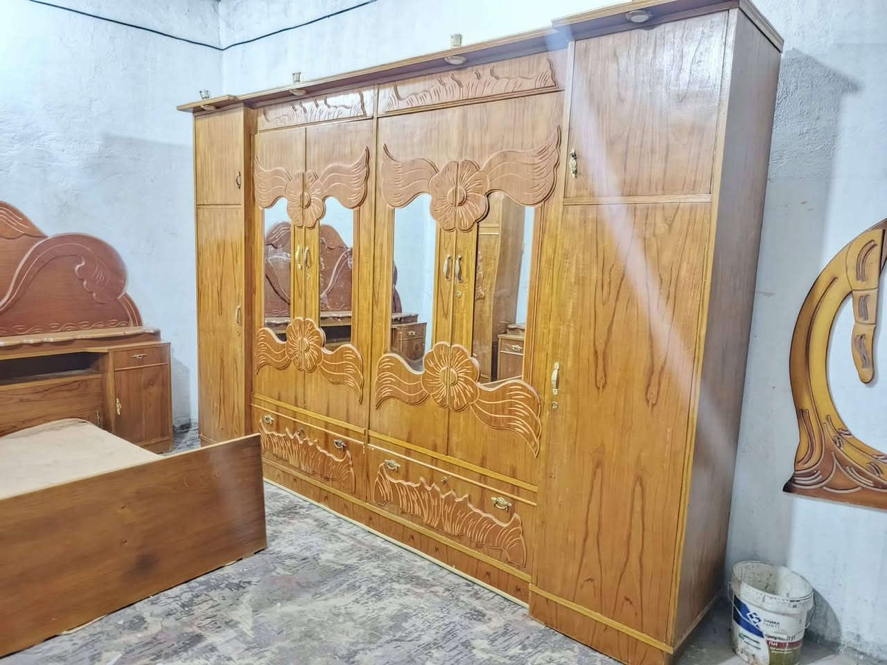 650غرفه ست ابواب تزكام فول  نضافه مال عرسان صاج داخل وخارج زاويه كنتوريه  بغداد الحسينيه مال الراشديه وعندي توصيل***********
