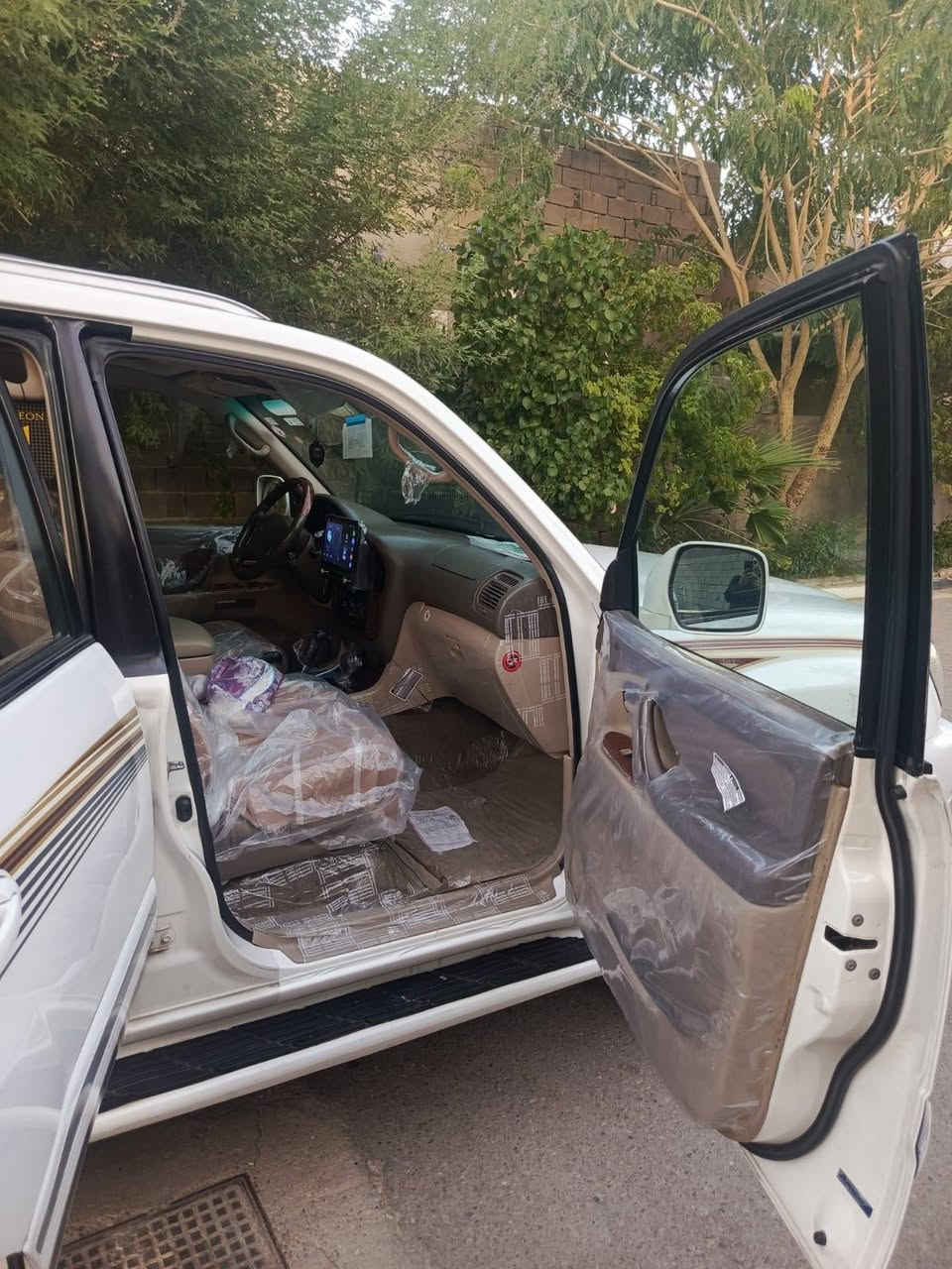 سلام عليكم لاندكروز مونيكا موديل الفين  محرك ٦ سلندر  جديده مابيها نقص برقي  تبريد ٣ قطع ثلاجه  كير محرك مكفول تخم تاير رقم اربيل ابسمنا تحويل ثاني يوم  الاستفسار ع هذا الرقم ***********
