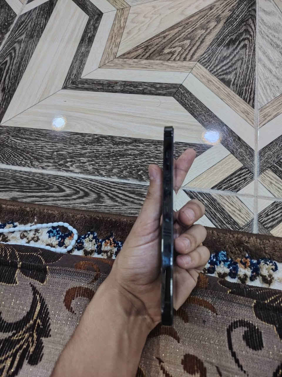 ايفون 13 برو ماكس ذاكر256 تك خط
اي ستفسار اتصال عل رقم *********** 
سعر 730 وبيه مجال موبايل نضيف
