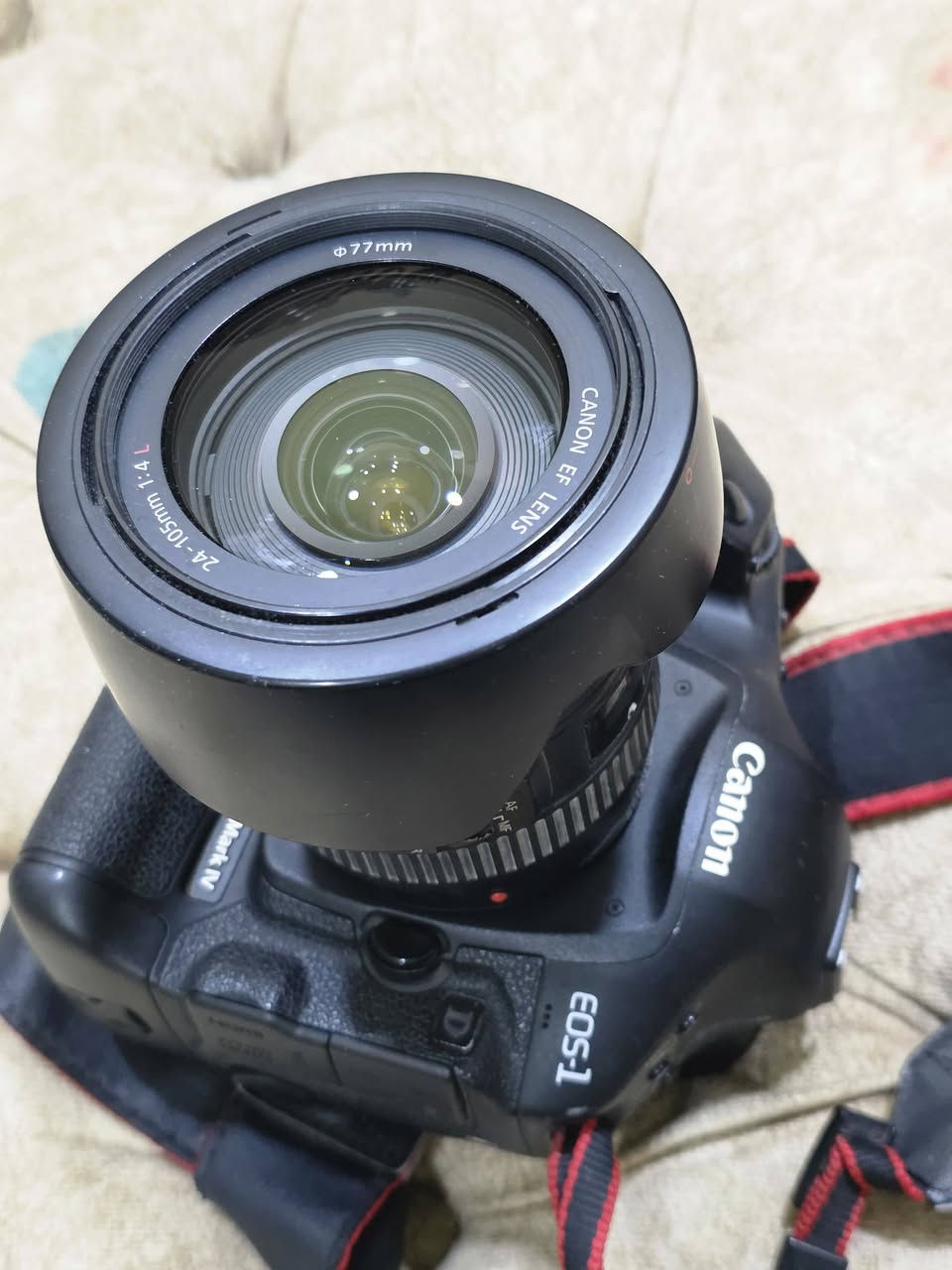 📢 للبيع 🌏 #الديوانية

كاميرا كانون  EOS-1D Mark IV
العدسة 24-105 الاصدار الاول

مع شاحن وثلاث بطاريات 

عدسة كانون 100 - 400 الاصدار الاول 
فتحة العدسة متغيرة فيها مانع اهتزاز 
العدسة غنية عن التعريف 

الضرر: فقط فطر في بدي الكامير كما وضح بالصور 

🟥 للاستفسار مراسلة الصفحة 📨او الاتصال📞 ويتوفر واتساب ⬇️:
***********
***********
