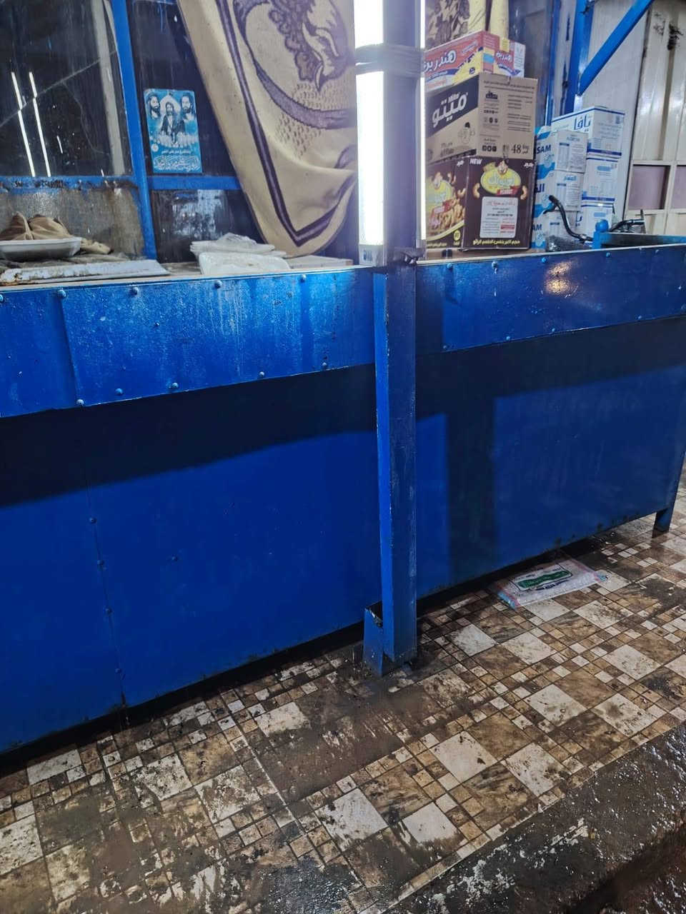 سقفيه للبيع ٣موزدوج العرض ٩امتار والطول ٣٨٠ السعر ٥٠٠ طباخ اربع عيون تسكام نظيف السعر ١٧٥ عيون شوايه جدد مامستعملات الوحده على ١٥ اشياش دجاج جدد هم على ١٥ الديوانيه قضاء عفك ***********
