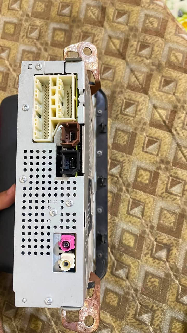 شاشة نيسان وكالة مستعملة قليل للبيع التواصل ***********
