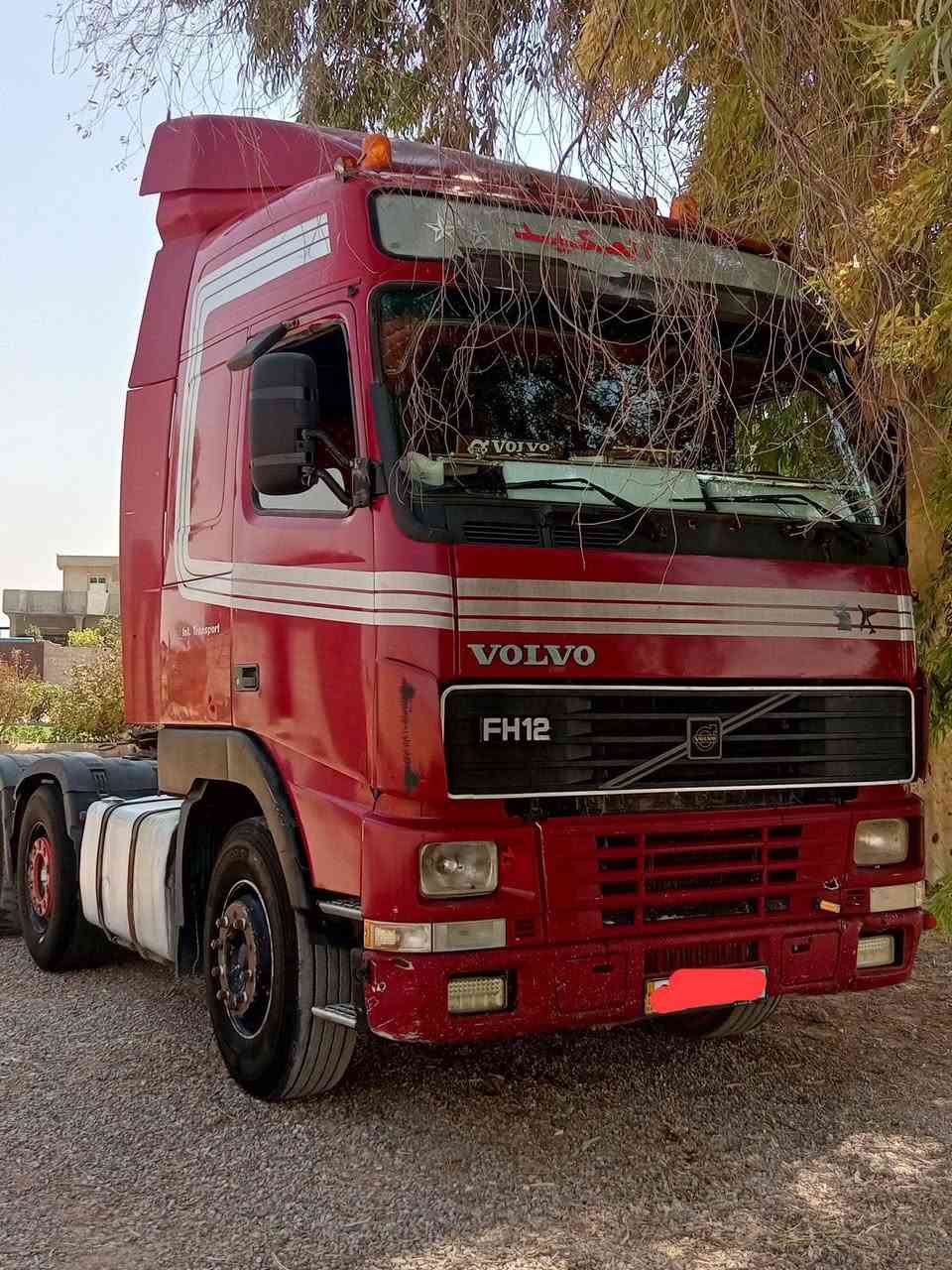 السلام عليكم 
فالفو للبيع موديل2001
سياره حلوه ونضيفه 
حصه كاز بيها 
مربوط ورها عربانه نص جناب 3دناكير 

محرك بشرط 
اكسل بشرط 
رقم صاحب السياره ***********
