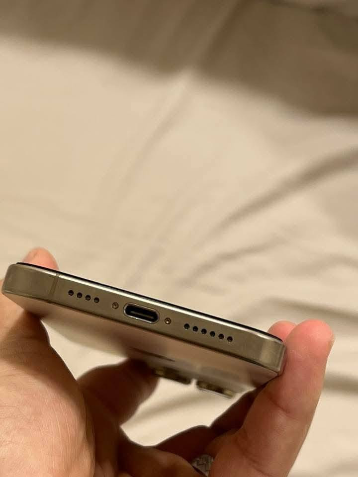 16 pro max
السلام عليكم
iphone 16 pro max للبيع
شرق اوسط 
ذاكرة 256g
الجهاز سيمكارد مو الكتروني
نموذج M
بطارية 91
نضافة 100%
السعر 1275 
الجهاز زلغ ماكو بي 
كارتونته وشاحنته وغراضه كاملة موجوده 
العنوان النجف السعر خاص او الاتصال على الرقم ***********
يعجبك علق ما يعجبك اكلب المنشور فدوه رحتلك
