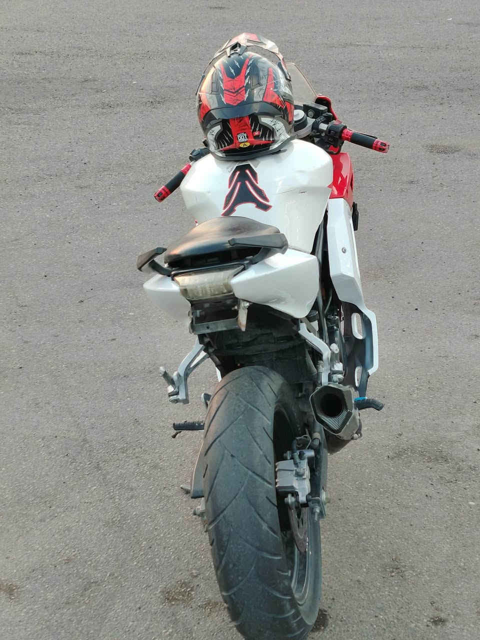 هيسونك400c • ٢٠٠٦ • وراق كامله