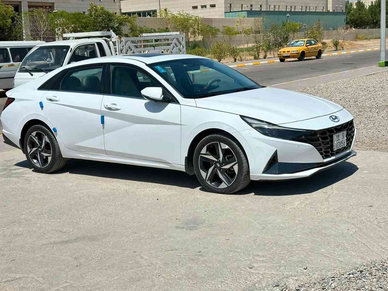 النترا ٢٢ خليجي محرك 2000 فول لنهايه جديده سعرها ١٥٥…بغداد تحويل *********** بسمايه.جديده ماشيه قليل …
السياره باب اول خليجي .. لا امريكي ولا صيني تشغيل ع بُعد اعلى فئه
