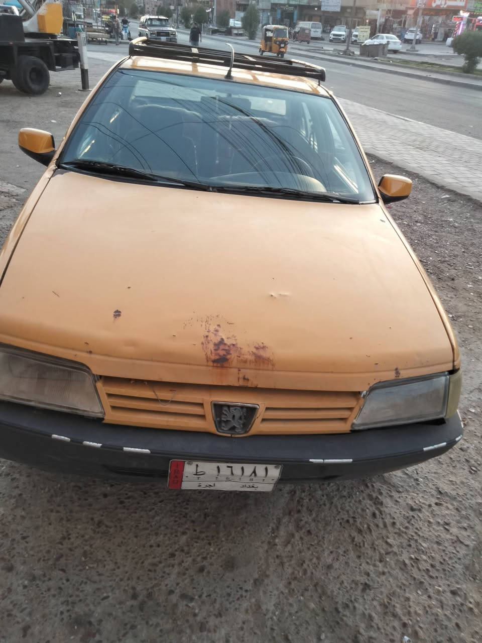 سلام عليكم من رخصة الادمن سيارة للبيع بيجو روى گير اكسل مكينة تمام تنقيص قليل .بأسمنه مطلوبة هيئه تلث سنين تنخصم من السعر شواصي نظيفه . السعر 15ورقه العنوان الشعب شارع الصحة رقم هاتف ***********
