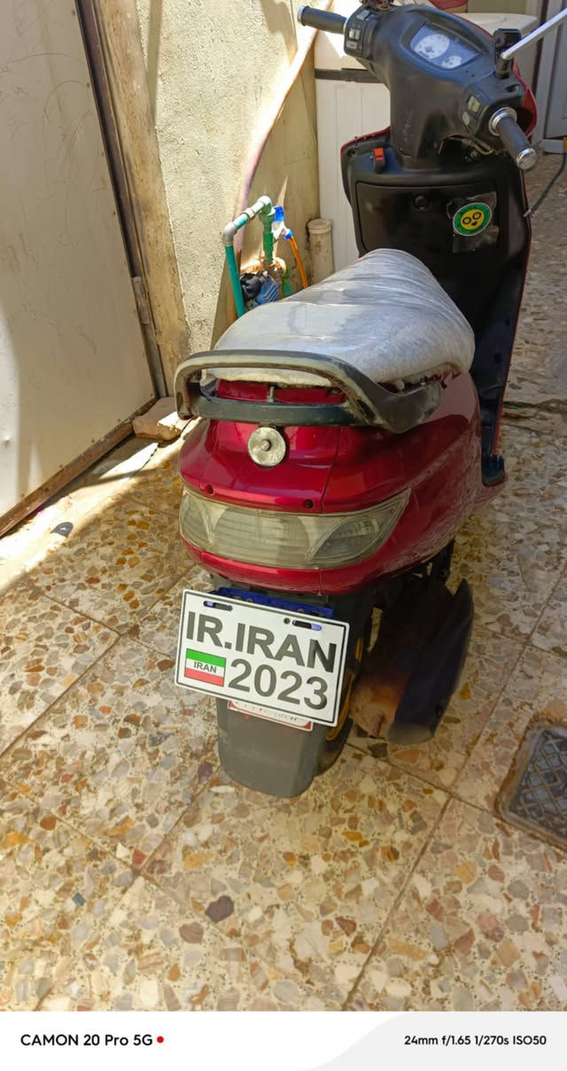 السلام عليكم فراشه للبيع كامله مكينته لا تنقيص ولا تبخير ولا نضوح  ناعمه مامفتوحه شلعه ومعدل حلوات كهربيات شغاله فقط باتري ضعيف كلجات مبدل جديد قايش جديد وياله جدد واير سكليتر جديد واير بريك جديد جوزه جديده دراجه مرتبه ونضيفه السعر375وبيه مجال بصيط المكان نجف شارع المطار التواصل خاص او ع رقم ***********
