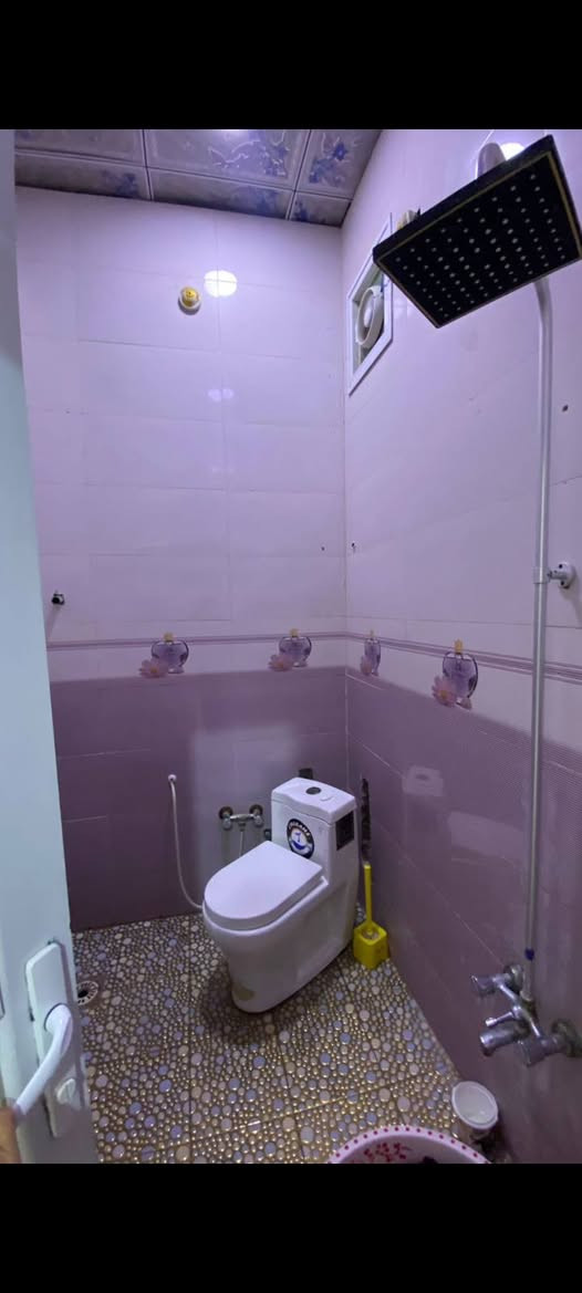 🏠يت للبيع في الجزيرة قرب 🔸شارع زين العابدين🔸 قريب على مدرسة المنهاج الاهلية 
طابو صرف زراعي بأسم عراقي اصولي مية بالمية 🔹بناء شخصي طابوق🔹 مساحتة 167متر 
البيت بيه غرفتين منام وصالة وديوانية ومطبخ كامل ويه البيت وصحيات داخليه وخارجيه وحديقة صغيرة البيت بناء كلش قوي 
سعره لبيت 83وبي مجال 
الرقم للاستفسار ***********
